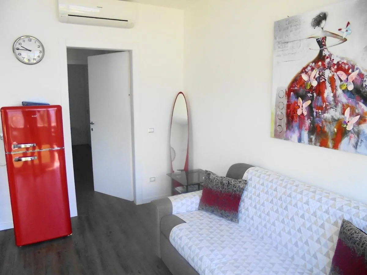 Апартаменты Dock House Мароне 0*,