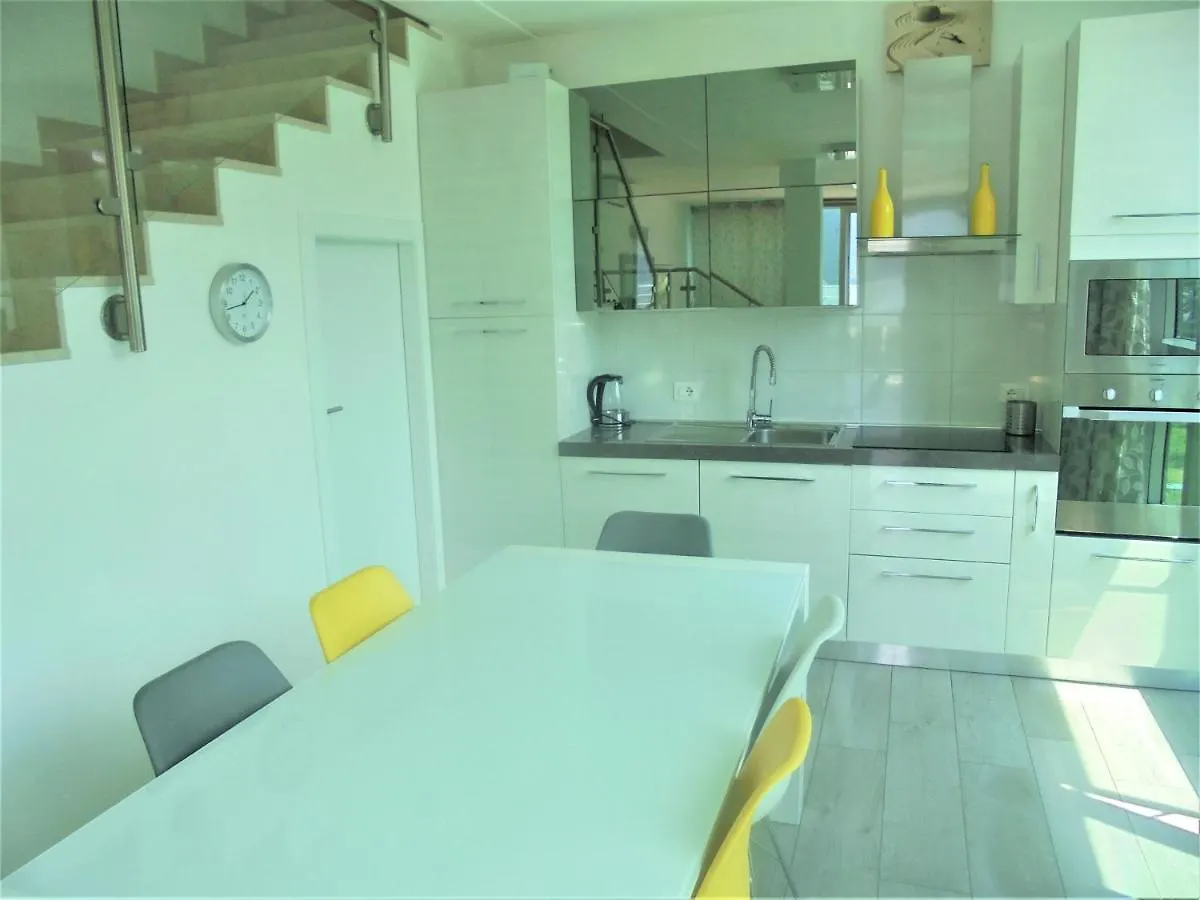 Апартаменты Dock House Мароне 0*,  Италия