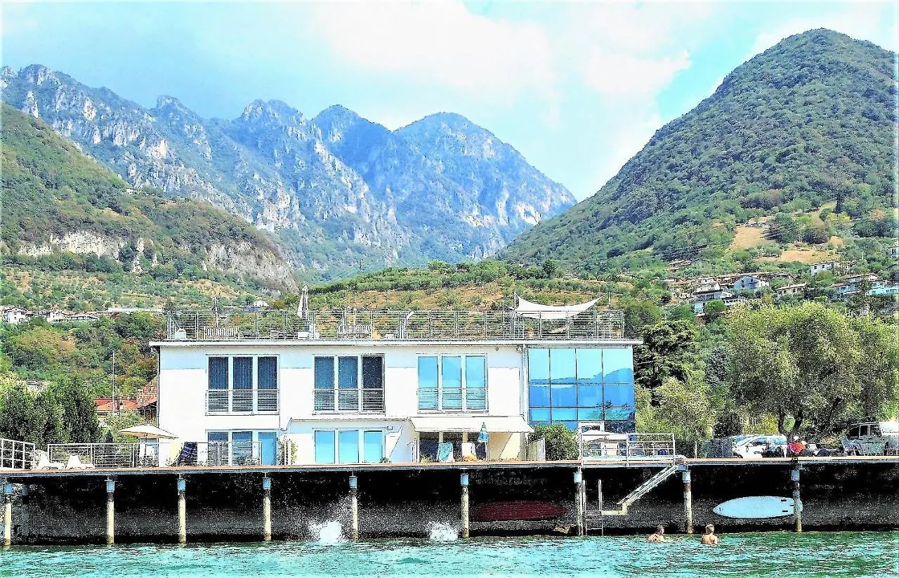 Апартаменты Dock House Мароне
